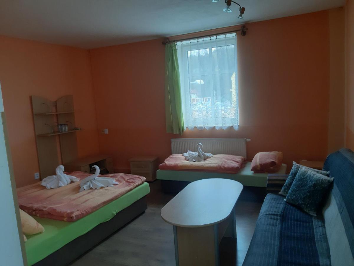 弗尔赫拉比 可贝尔旅馆酒店 外观 照片